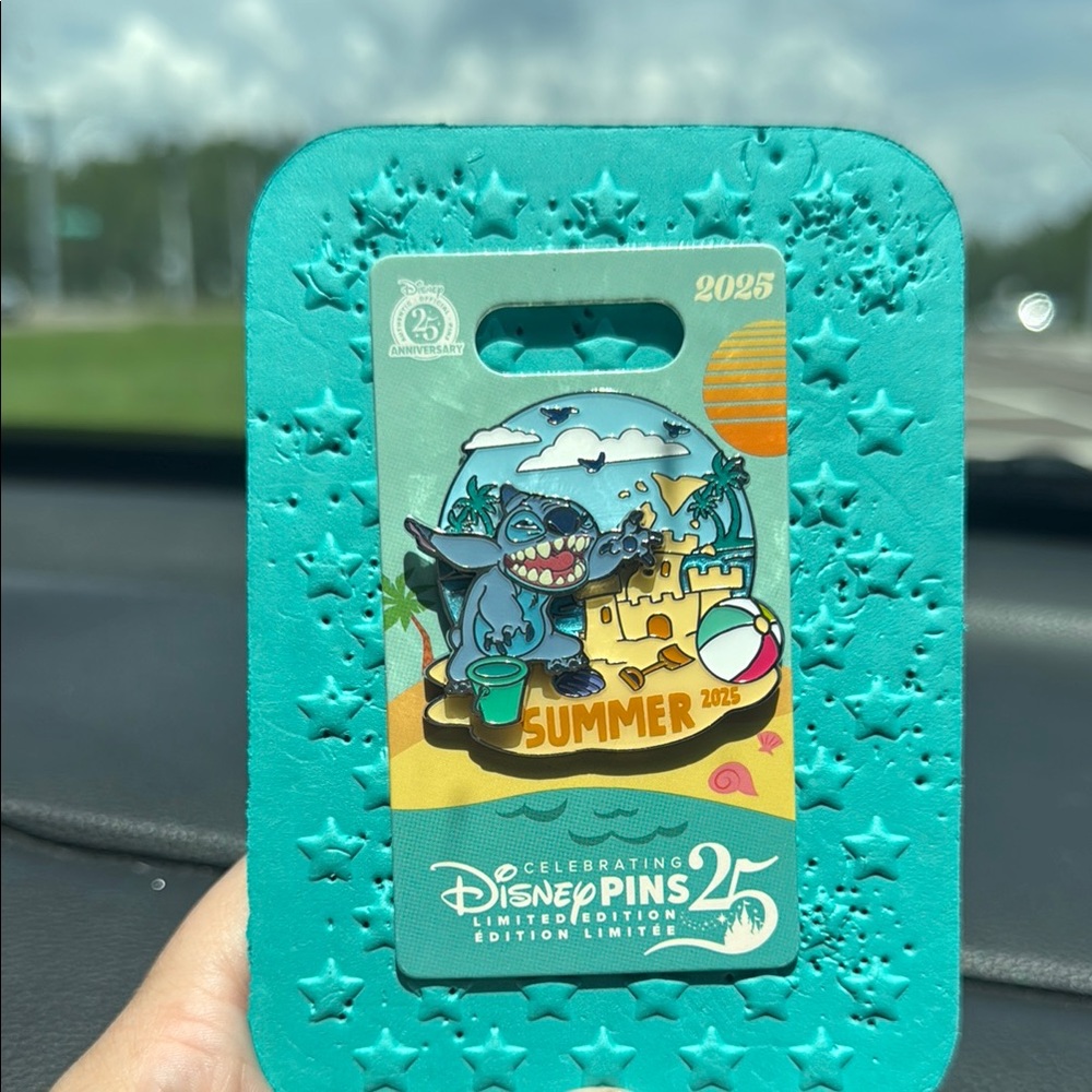 Disney Pin - Stitch Summer 2025 Limited Edition